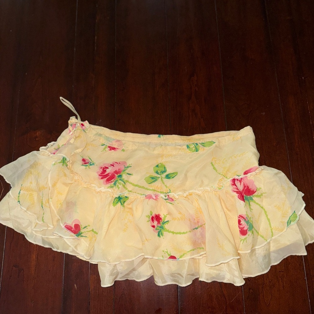 Low Rise Rose Ruffle Mini Skirt